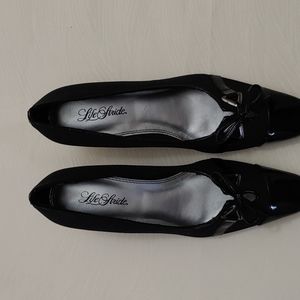 Life Stride Women's Size 7.5 2 inch heel shoe